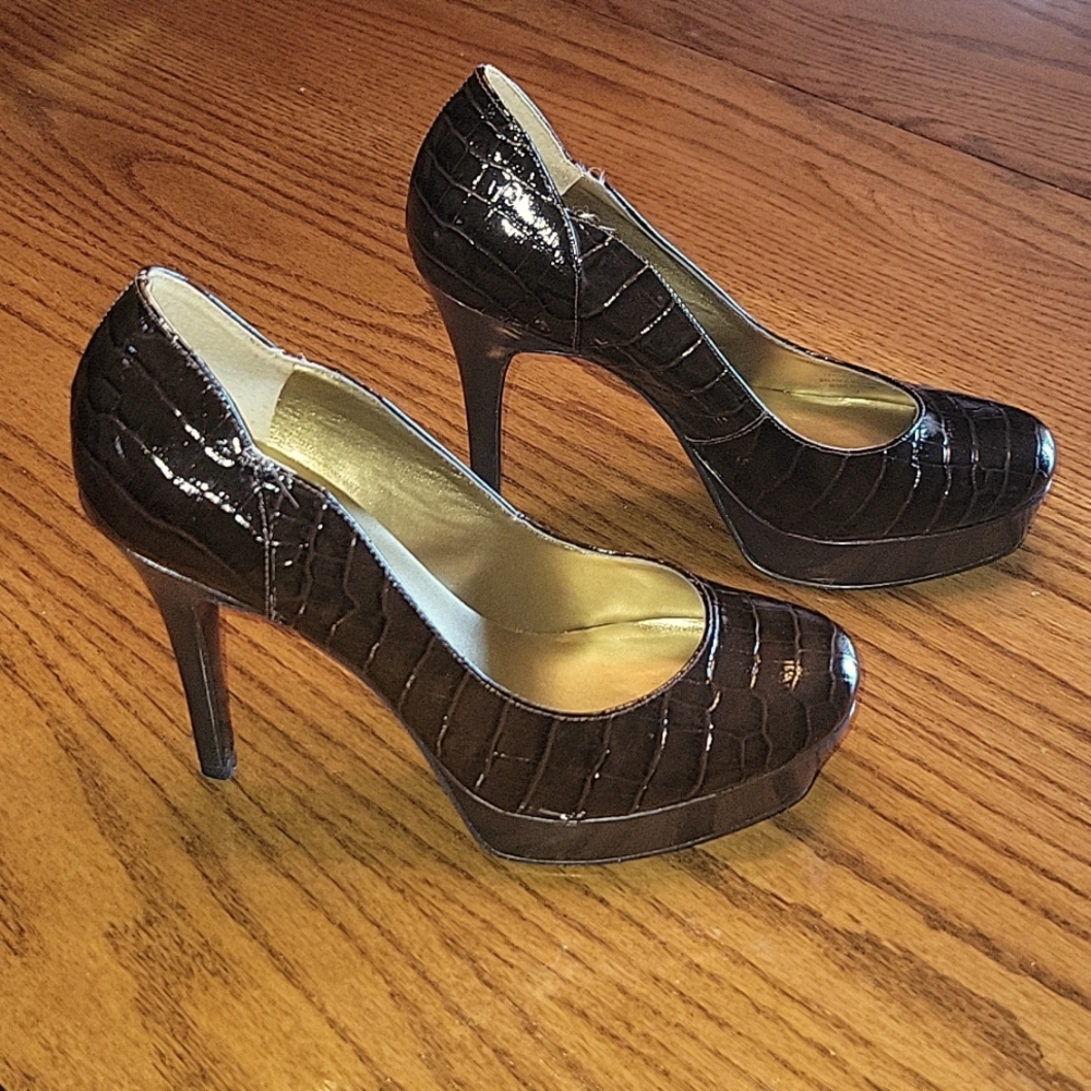 Guess Brown Heels